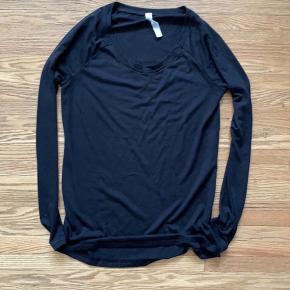 Under Armour Bundle - Tops - Picture 2 of 9